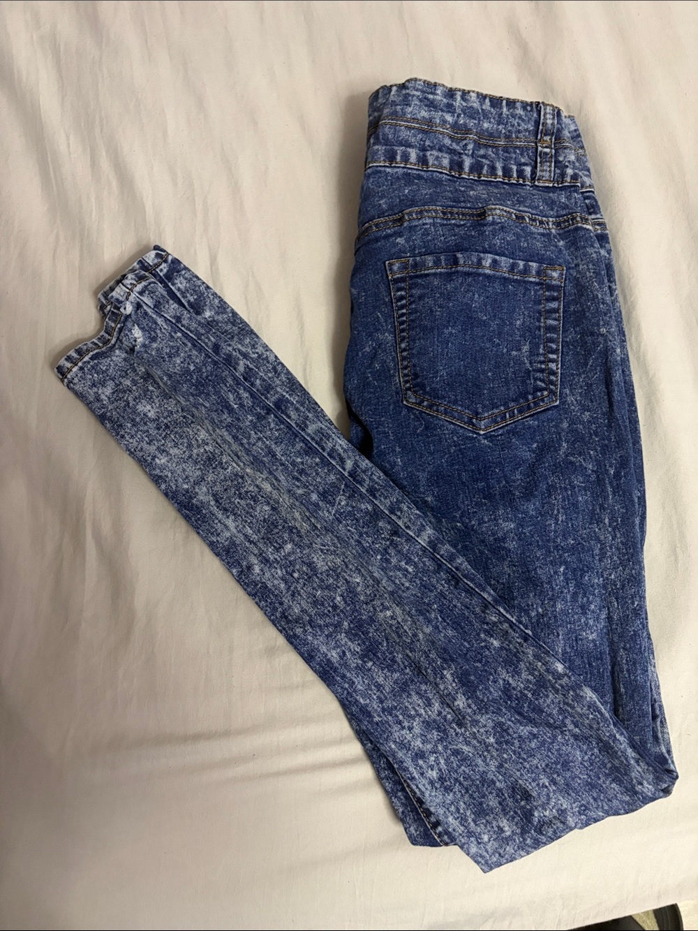 Women’s Acid Wash Blue Jeans - Stylish Skinny Fit